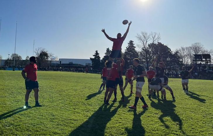 El equipo de Burzaco ganó un duelo clave.