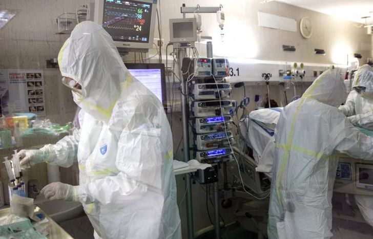 Hay 5.092 personas internadas en terapia intensiva.