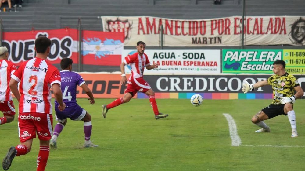 Con esta definición, Nievas marcó el 2-0 final ante Talleres de Escalada. Con esta definición, Nievas marcó el 2-0 final ante Talleres de Escalada.