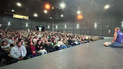 La capacitación se hizo en el Teatro del Municipio.
