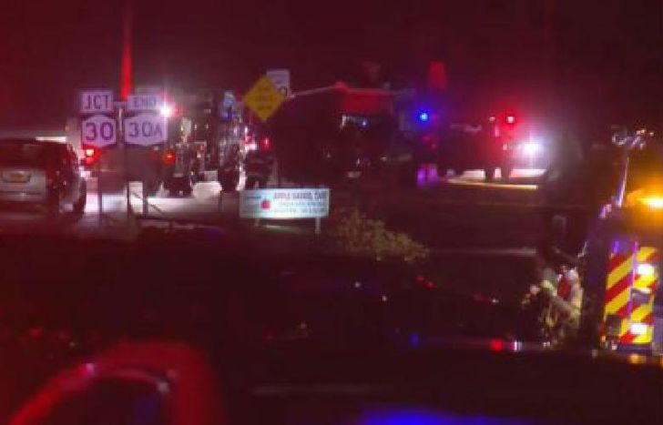 En el interior de la limusina se encontraban personas que venían de una boda cuando chocó con otro vehículo.