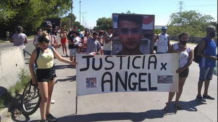 Familiares y amigos del joven se movilizaron para pedir justicia.