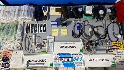 La policía de Lomas encabezó el allanamiento.