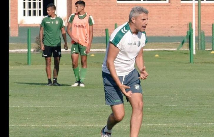 Hernán Crespo apuesta fuerte por un arquero y un defensor.