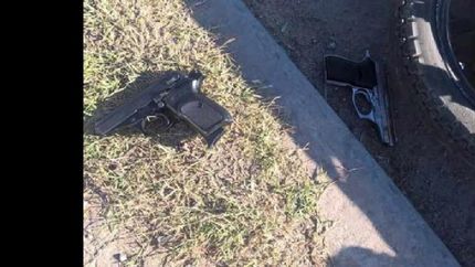 un policia mato a uno de los ladrones que lo interceptaron para robarle la moto