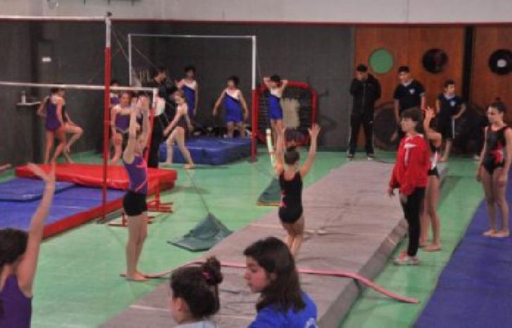 Todos los viernes a las 13.