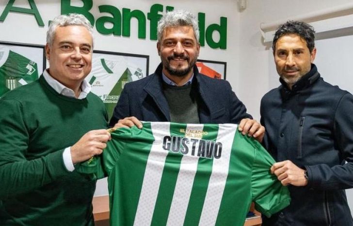 Gustavo Munúa, junto a Eduardo Spinosa y Cristian Lucchetti.