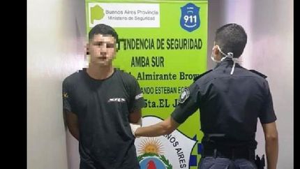 intentaron rescatarlo de la comisaría y hay dos detenidos.