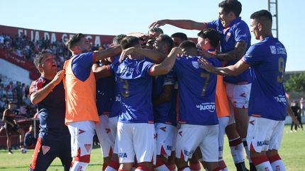 Así se abraza Los Andes a su gran ilusión. Así se abraza Los Andes a su gran ilusión.