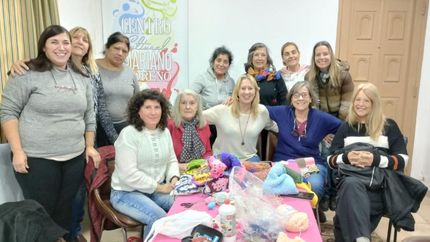 Las tejedoras, muy comprometidas con la obra solidaria.