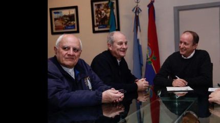 el municipio le dono un predio al obispado de lomas de zamora