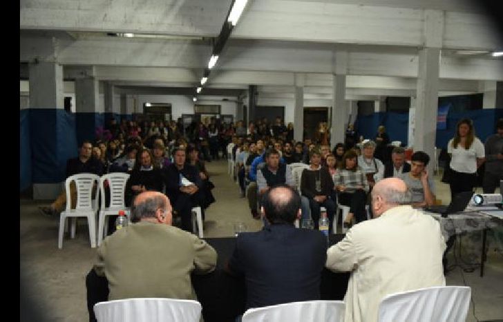 La jornada a pleno en Lomas.