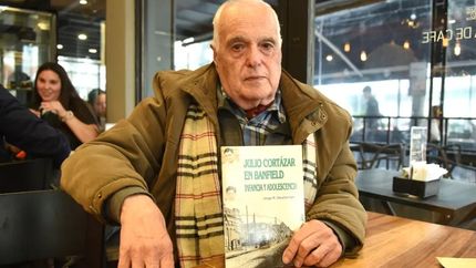 El escritor Jorge Deschamps estará al frente de la charla.