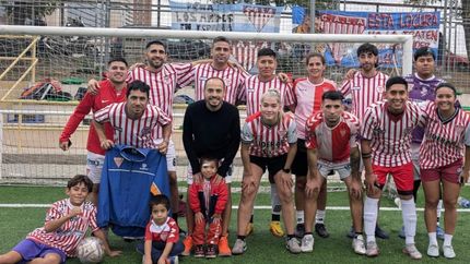 La Peña de Los Andes logró el tercer puesto en la Copa Maradona en España.