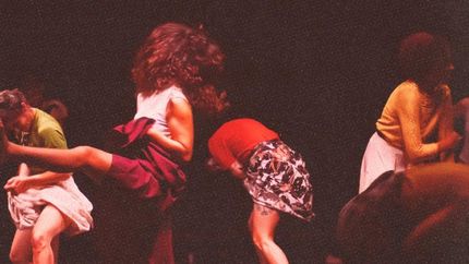 Para apreciar el arte del movimiento y la danza.