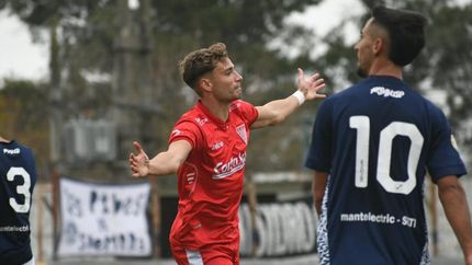 Manuel Brondo volvió a convertir y lleva cuatro tantos en Los Andes. Manuel Brondo volvió a convertir y lleva cuatro tantos en Los Andes.
