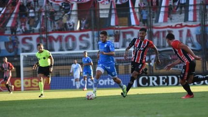 Reinhart anotó un golazo en el 1-2 parcial. Reinhart anotó un golazo en el 1-2 parcial.