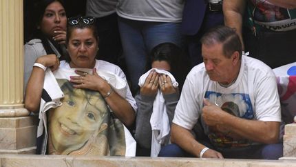 se encontraban presenten familiares de Lucio.