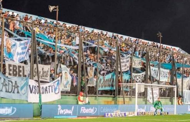 La hinchada de Temperley volverá a decir presente fuera del Alfredo Beranger.