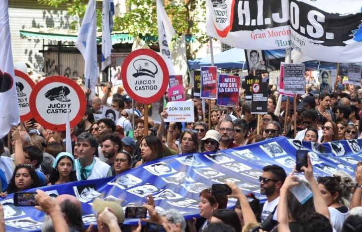 históricamente, las marchas del 24 han sido pacíficas.