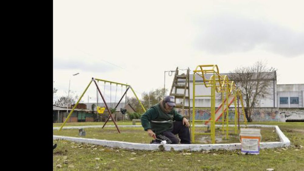 Arreglan y mejoran plazas y parques de Echeverría