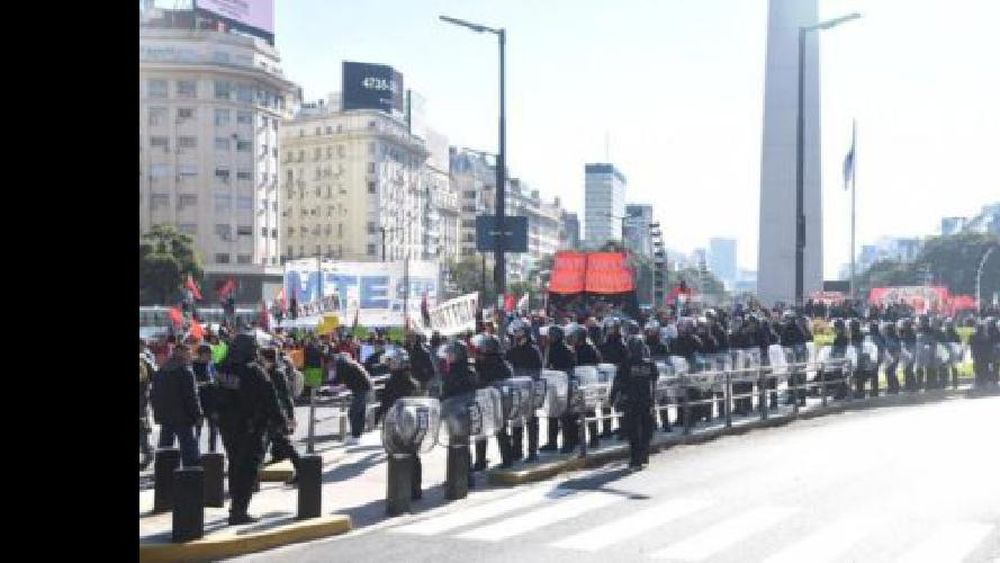Con ollas populares, las organizaciones reclaman políticas para hacer frente a la emergencia social
