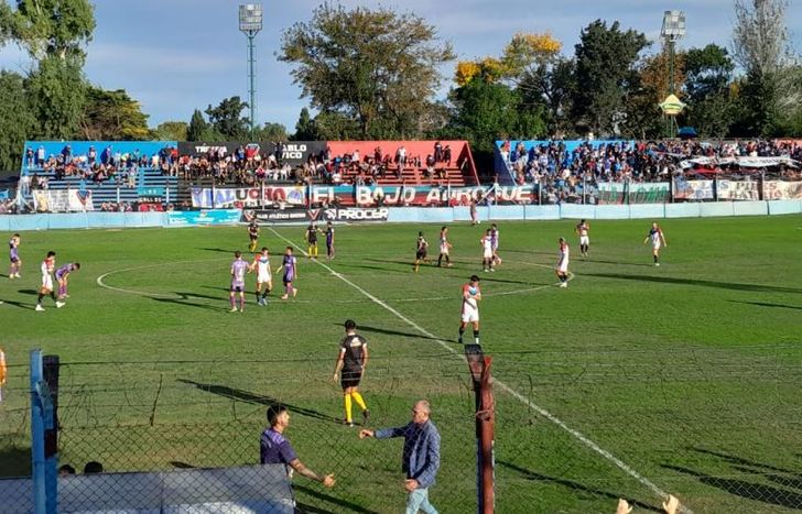 Brown perdió con Sacachispas en Adrogué