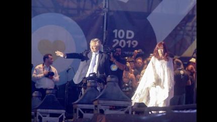 El binomio fue ovacionado.