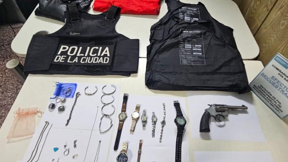 Los elementos incautados en poder del imputado.