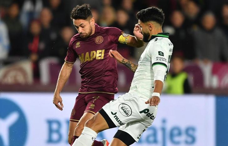 Lautaro Acosta pierde ante el cruce de Paredes.