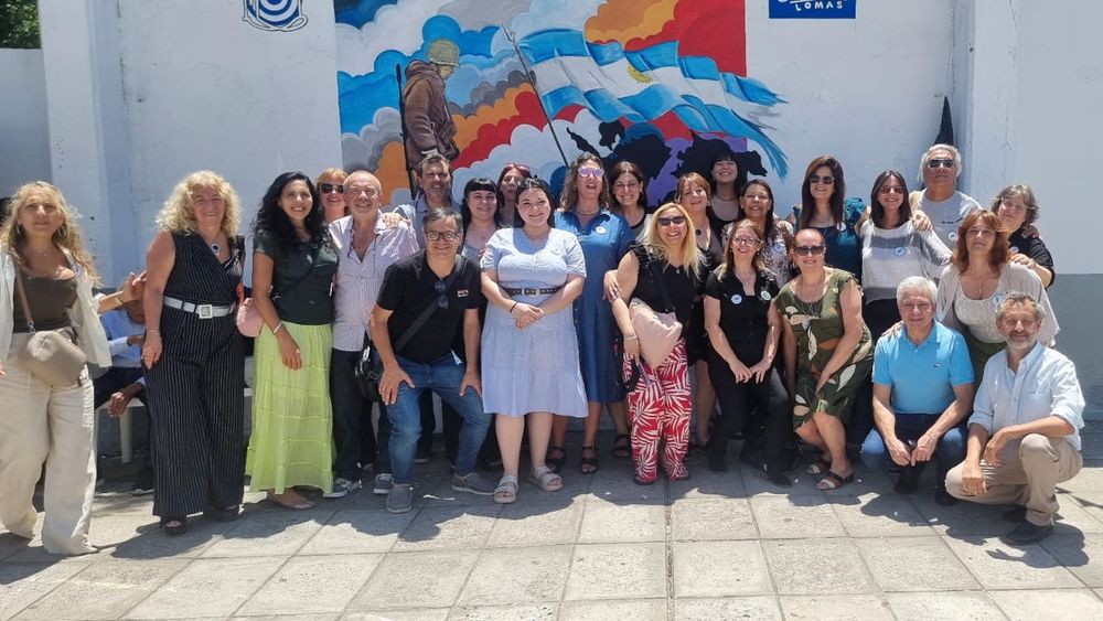La comunidad educativa del colegio de Banfield estuvo presente en el emotivo acto.