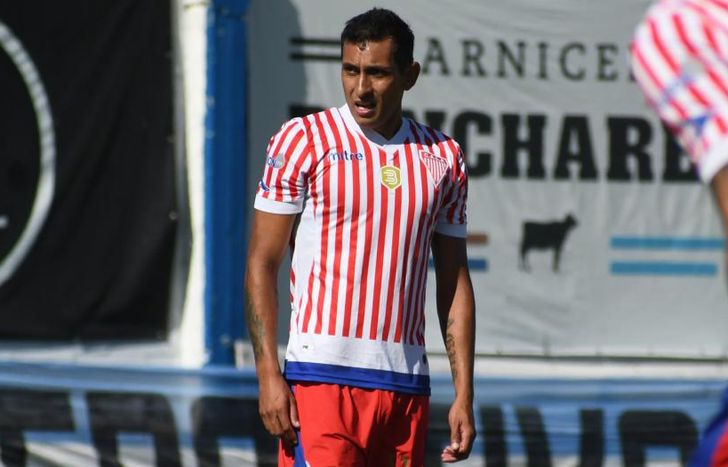 Cristian Maidana abrió la cuenta para el Milrayitas ante Deportivo Merlo.