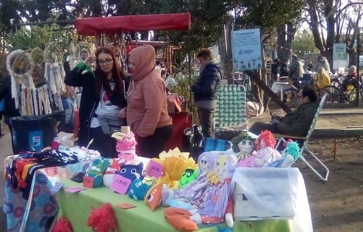 La feria es gestionada y coordinada por los propios vecinos.