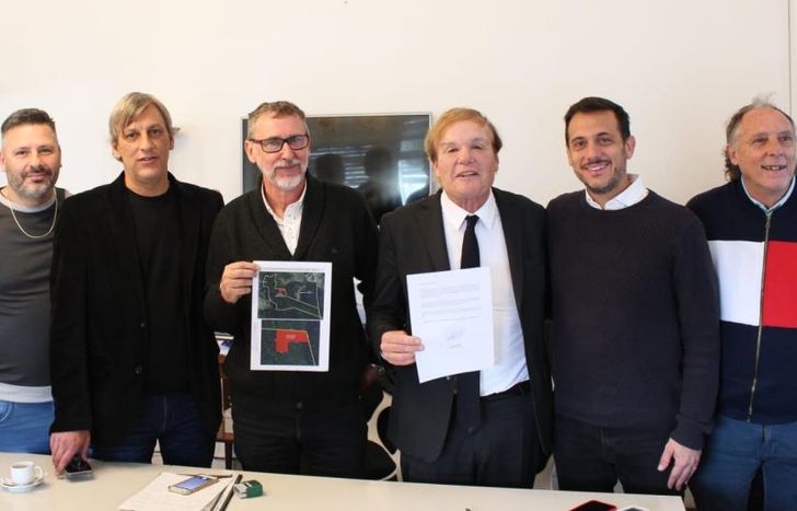 Talleres firmó la cesión de los terrenos en Ezeiza.