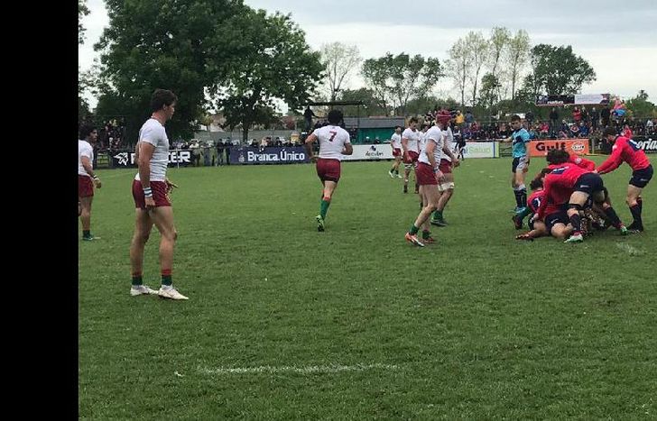 El Tifón de Burzaco ganó un partido cerrado y mantiene las ilusiones intactas.