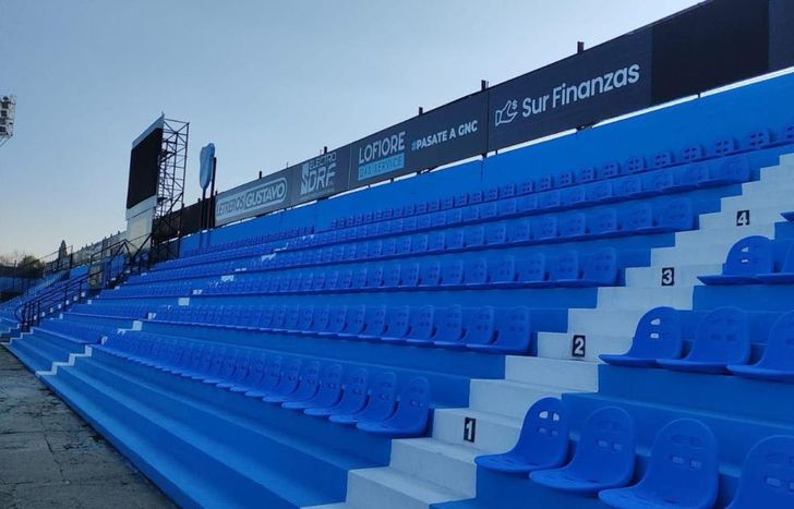 Se colocaron 1036 butacas en la nueva platea Edith Peccorelli.