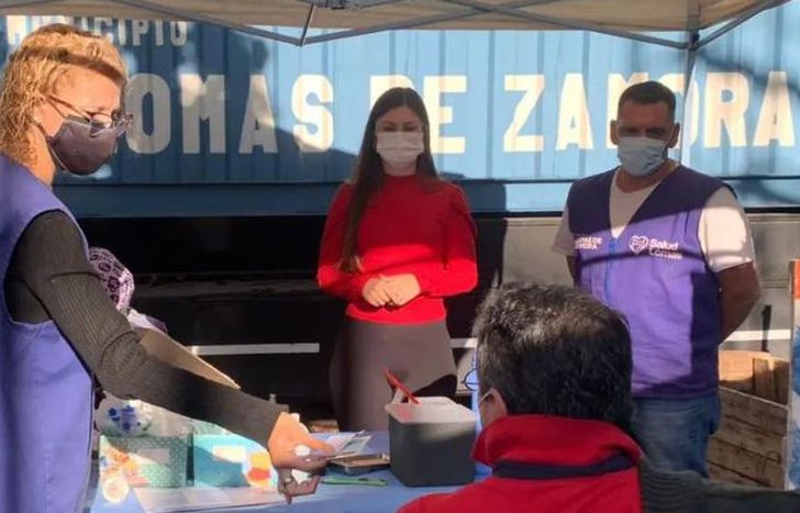 En la posta aplican diferentes vacunas para adultos.