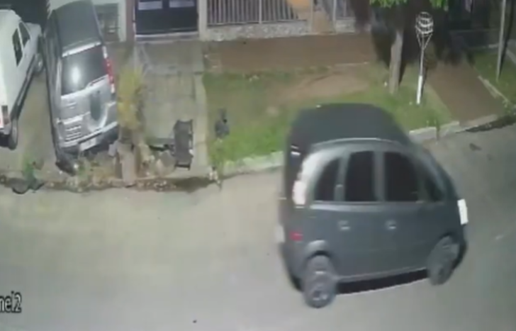 El choque y la fuga quedó registrado en un video.