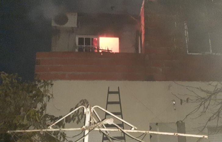 El incendio empezó en la planta alta.