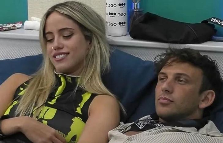 La parejita en la casa.