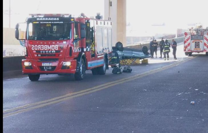 Todavía se desconocen las causas del vuelco del vehículo.