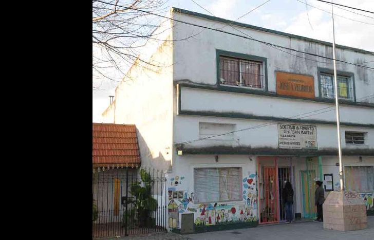 cuando se inauguró, la sociedad de fomento se llamaba unión vecinal, pero debieron cambiarle el nombre con la llegada de la dictadura del ‘76 y la prohibición de la palabra “unión”.