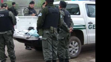 fue herido de un tiro en una pierna cuando quiso identificar a un sospechoso en la ciudad de Granadero Baigorria.