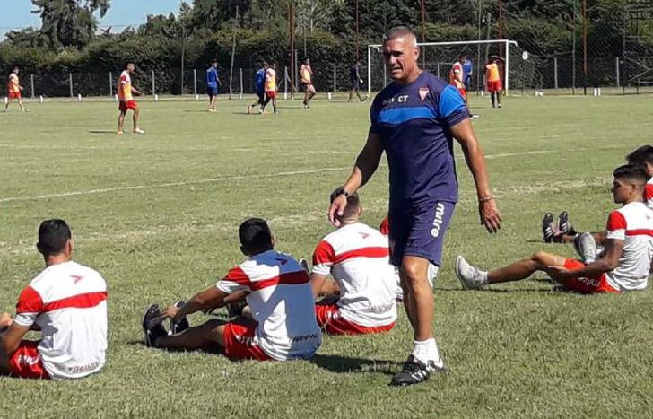 Sin entrenador confirmado, el plantel Milrayitas volvió a los trabajos en Canning.