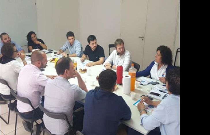 reuniones quincenales.