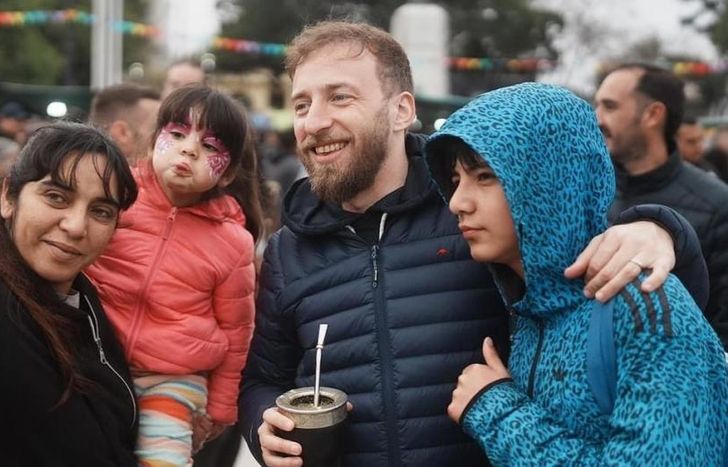 Federico Otermín participó de los festejos por el día de la niñez en la Plaza Grigera, de Lomas.