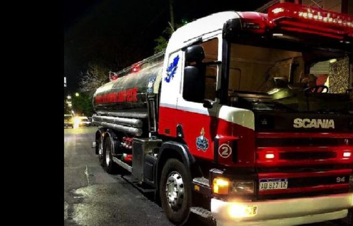 la autobomba la adquirieron gracias a la ayuda de los socios.