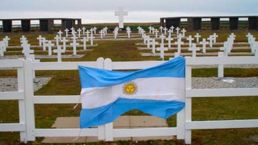 El evento conmemorá y recordará a todos los héroes que dieron la vida por el país. El evento conmemorá y recordará a todos los héroes que dieron la vida por el país.