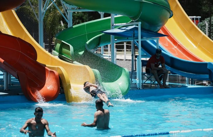 El Parque Acuático tiene 6 toboganes de distintas alturas.