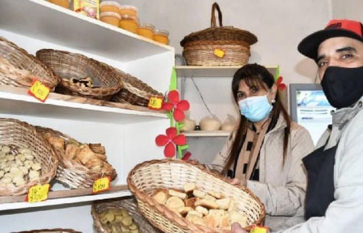 Atienden a los vecinos en un local de Pasco al 2300.